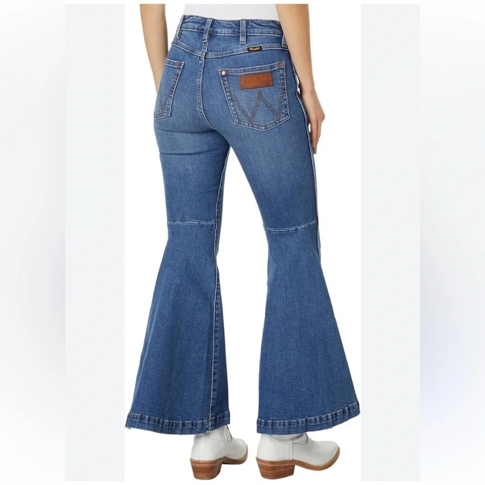 Wrangler flared jeans NWT
